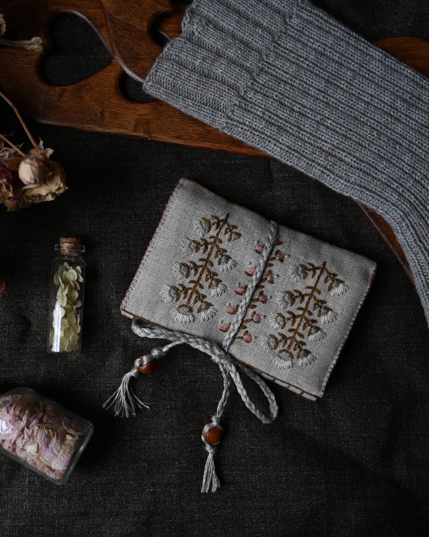 Preorder. Treasure notions pouch kit