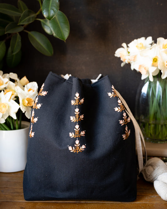 Flowerbed pouch black large