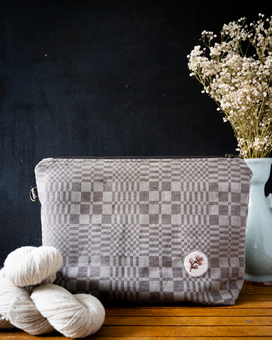Brown-neutral medium zipper pouch