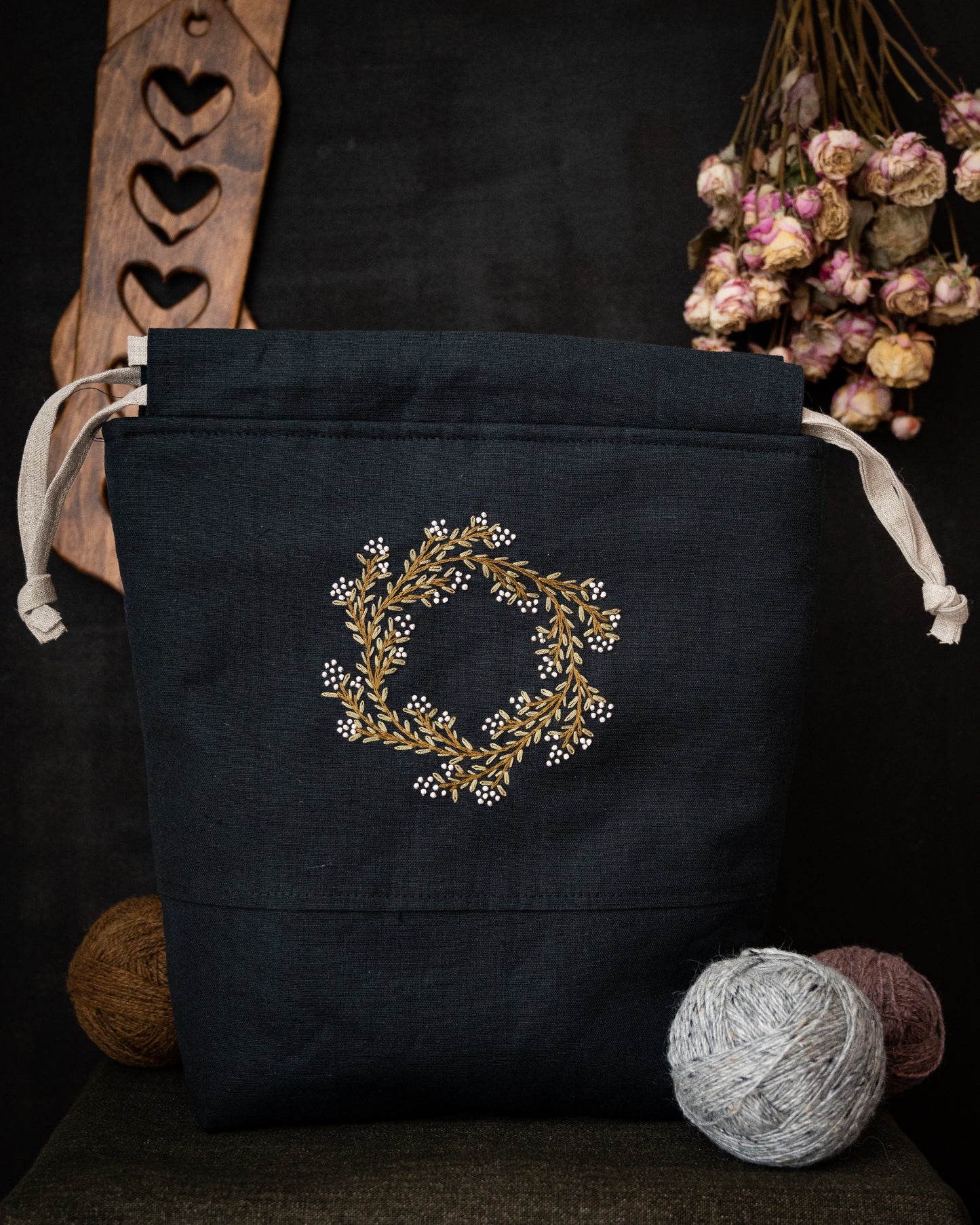 Spring Wreath on black large bag